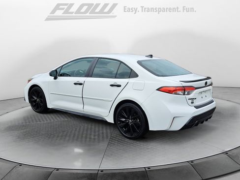 Used 2022 Toyota Corolla SE FWD image 6
