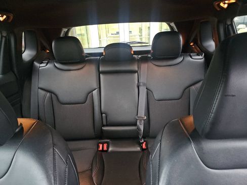 Used 2025 Jeep Compass Trailhawk AWD/4WD image 27