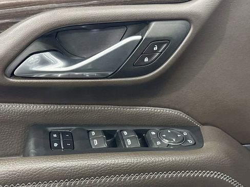 Used 2021 GMC Yukon Denali w/ Denali Premium Package image 19