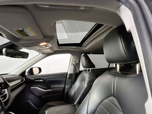 Used 2022 Toyota Highlander XLE image 20