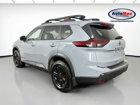 Used 2025 Nissan Rogue SV AWD/4WD image 5