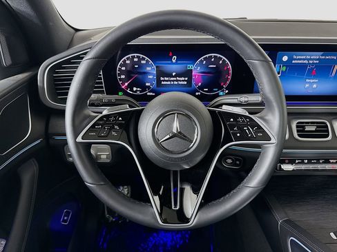 Used 2025 Mercedes-Benz GLE 450 4MATIC w/ AMG Line Exterior image 11