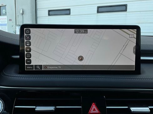 Used 2025 Genesis G70 2.5T image 32