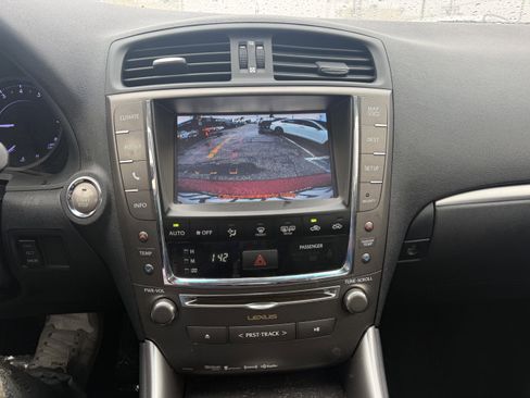 Used 2015 Lexus IS 250C w/ Navigation System Package image 13