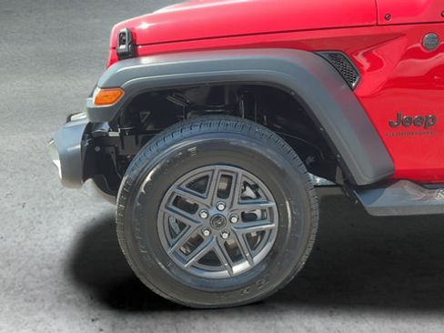 Used 2025 Jeep Gladiator Sport AWD/4WD image 26