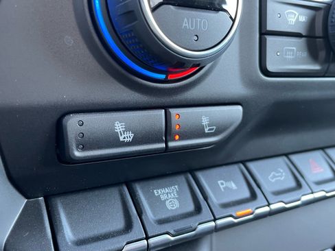 Used 2023 Chevrolet Silverado 2500 LT w/ Convenience Package image 18