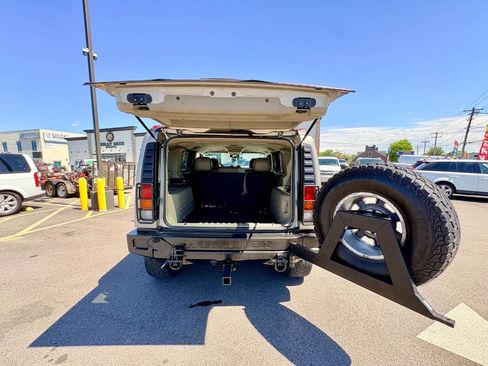 Used 2004 HUMMER H2 w/ Preferred Equipment Group AWD/4WD image 22