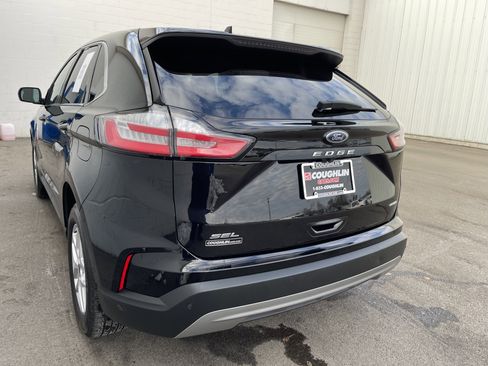 Used 2024 Ford Edge SEL w/ Convenience Package image 4
