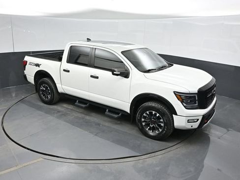 Used 2023 Nissan Titan PRO-4X w/ Pro-4x Convenience Package AWD/4WD image 55