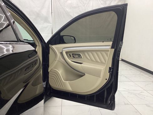 Used 2017 Ford Taurus SE image 19