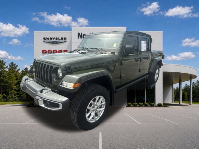 Used 2023 Jeep Gladiator Sport AWD/4WD image 6
