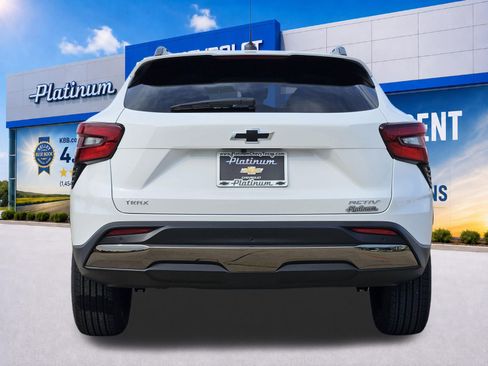 New 2026 Chevrolet Trax ACTIV w/ Sunroof Package FWD image 8