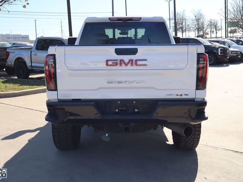 Used 2024 GMC Sierra 2500 AT4X image 6