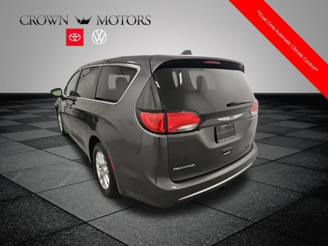 Used 2020 Chrysler Pacifica Touring w/ Cold Weather Group FWD image 4