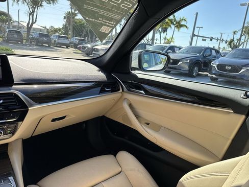 Used 2019 BMW 530i xDrive AWD/4WD image 15