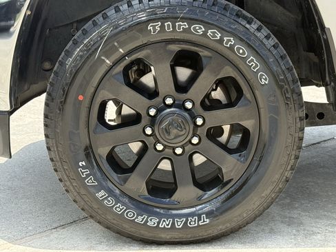 Used 2024 RAM 2500 Tradesman w/ Chrome Appearance Group AWD/4WD image 12