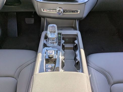 New 2026 Volvo XC90 B5 Core image 18