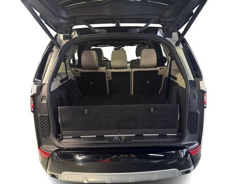 Used 2020 Land Rover Discovery Landmark AWD/4WD image 12