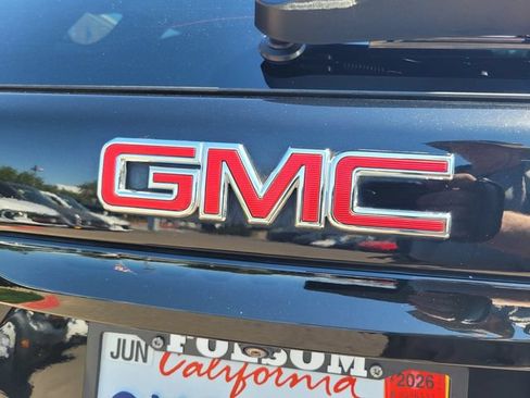 Used 2021 GMC Terrain SLT w/ Infotainment Package II FWD image 7