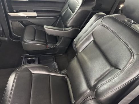 Used 2021 Ford Explorer XLT w/ Equipment Group 202A AWD/4WD image 16