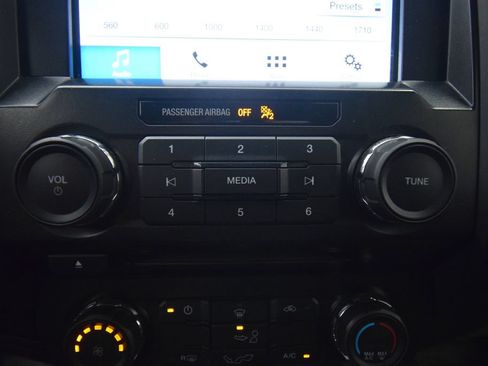 Used 2017 Ford F150 XL w/ Equipment Group 101A Mid AWD/4WD image 35