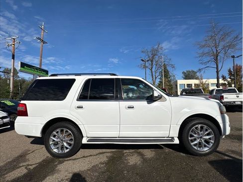 Used 2017 Ford Expedition Limited image 9