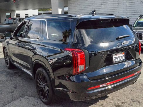 Used 2024 Hyundai Palisade Calligraphy image 4