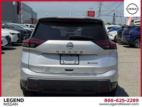 Used 2024 Nissan Rogue SV AWD/4WD image 6