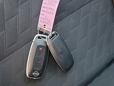 Used 2024 Nissan Kicks SR image 19