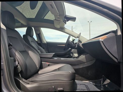Used 2023 Tesla Model 3 Standard Range RWD image 27
