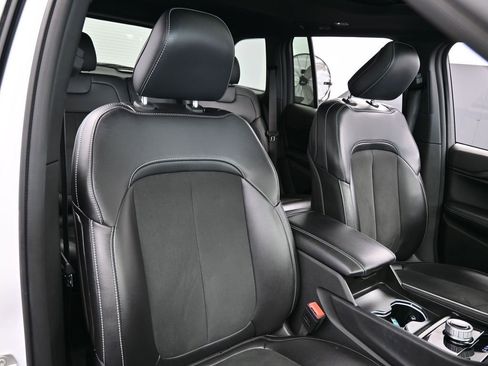 Used 2024 Jeep Grand Cherokee Altitude image 50