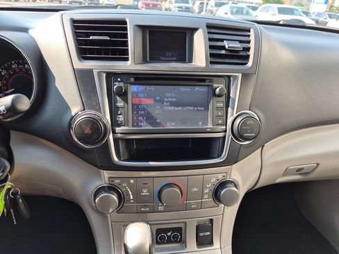 Used 2013 Toyota Highlander SE AWD/4WD image 26