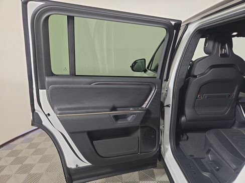 Used 2025 Rivian R1S Adventure AWD/4WD image 17