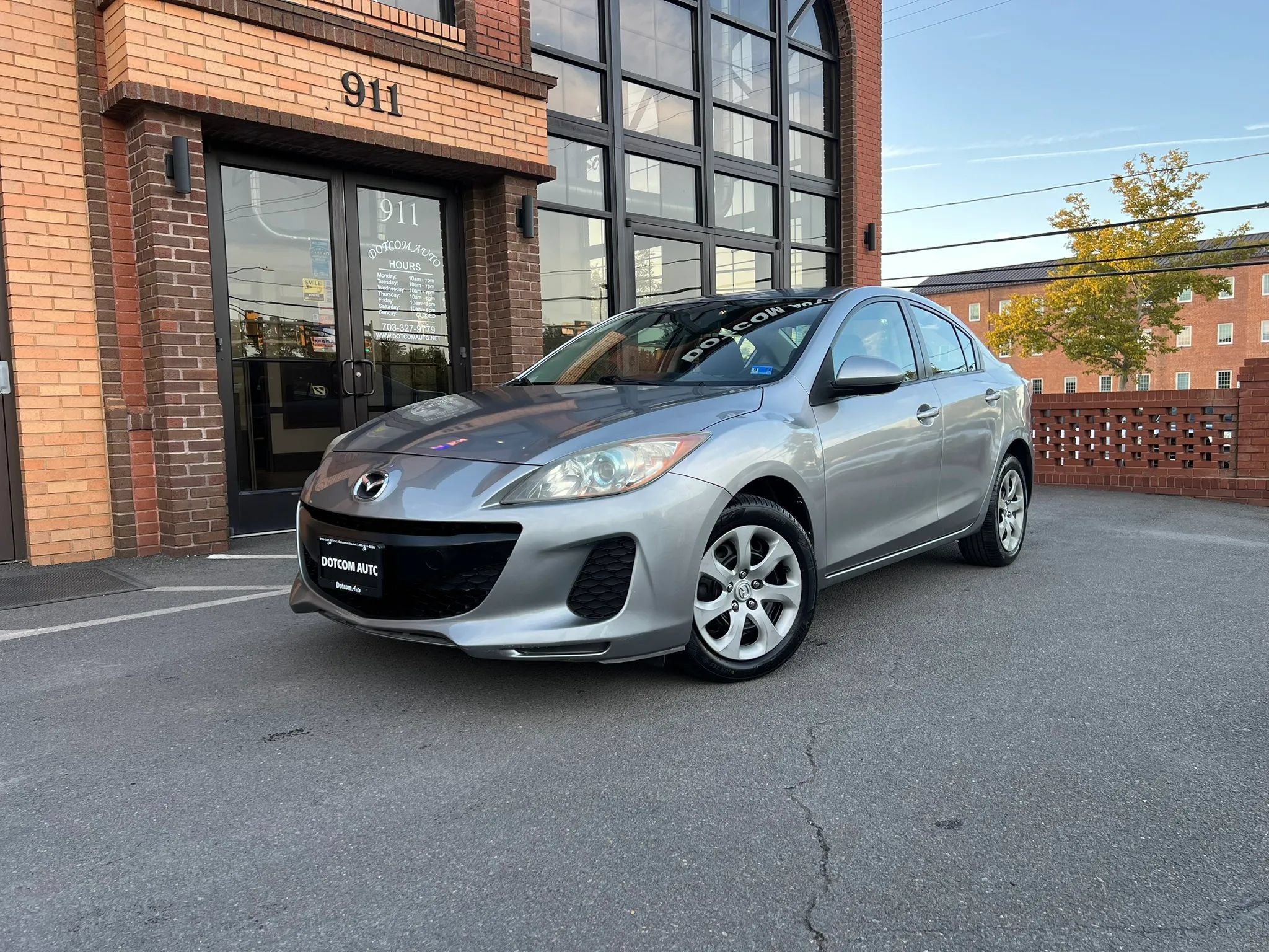 Used 2013 MAZDA MAZDA3 i Sport FWD image 2
