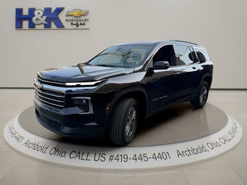 Used 2025 Chevrolet Traverse LT image 4