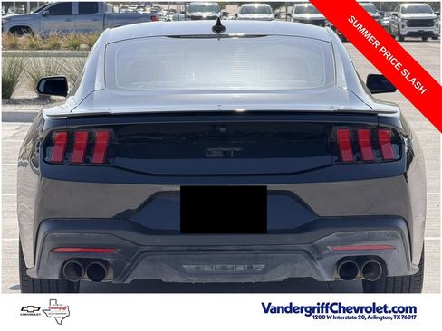 Used 2025 Ford Mustang GT Premium RWD image 5