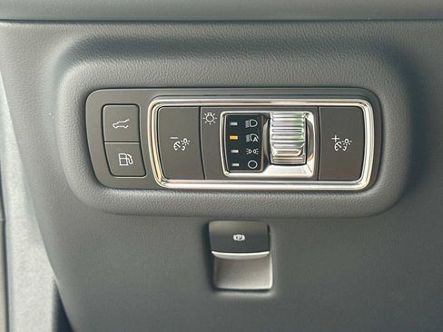 New 2025 Lincoln Nautilus Premier w/ Equipment Group 102A image 31