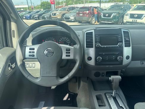 Used 2016 Nissan Frontier SV image 23