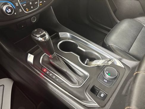 Used 2018 Chevrolet Traverse LT FWD image 41