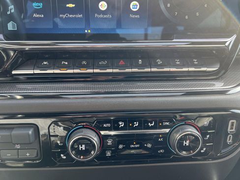 Used 2022 Chevrolet Silverado 1500 ZR2 w/ Technology Package image 20