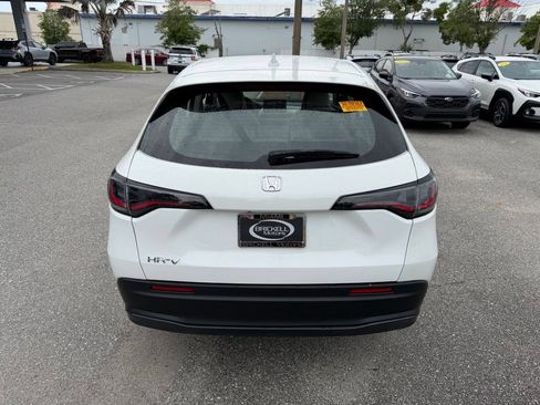 Used 2023 Honda HR-V LX image 6