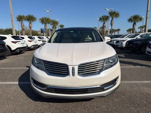 Used 2017 Lincoln MKX Reserve w/ Lincoln MKX Climate Package image 3