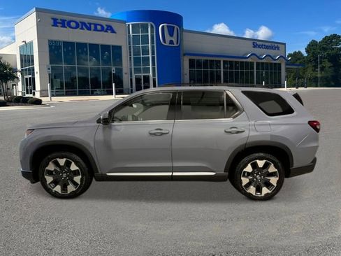 New 2026 Honda Pilot Touring image 2
