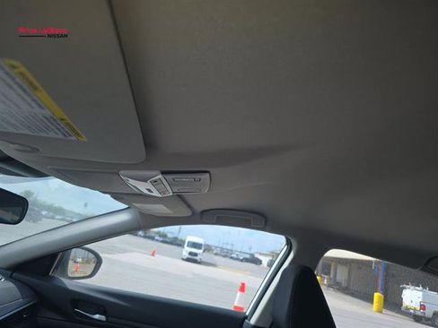 Used 2025 Nissan Altima 2.5 SV image 18