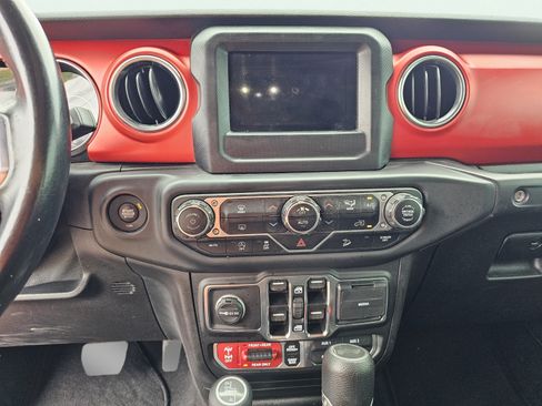 Used 2021 Jeep Wrangler Unlimited Rubicon w/ LED Lighting Group AWD/4WD image 26