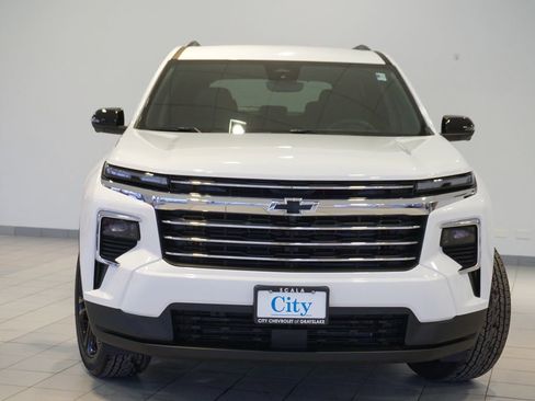 New 2026 Chevrolet Traverse LT w/ Driver Confidence Package AWD/4WD image 5