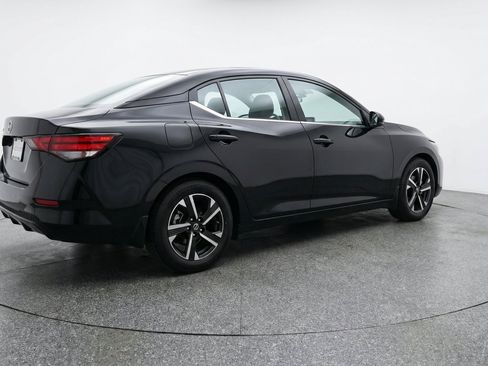 Used 2025 Nissan Sentra SV FWD image 9