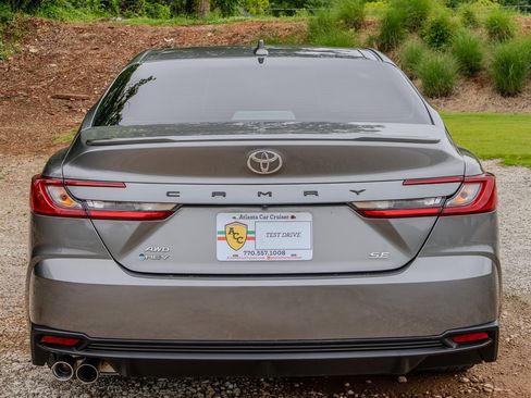Used 2025 Toyota Camry SE w/ Convenience Package AWD/4WD image 4