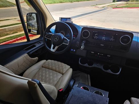 Used 2019 Mercedes-Benz Sprinter 3500 image 68