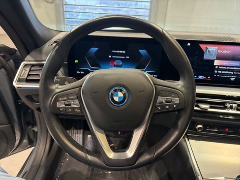 Used 2023 BMW i4 eDrive40 w/ Premium Package RWD image 23
